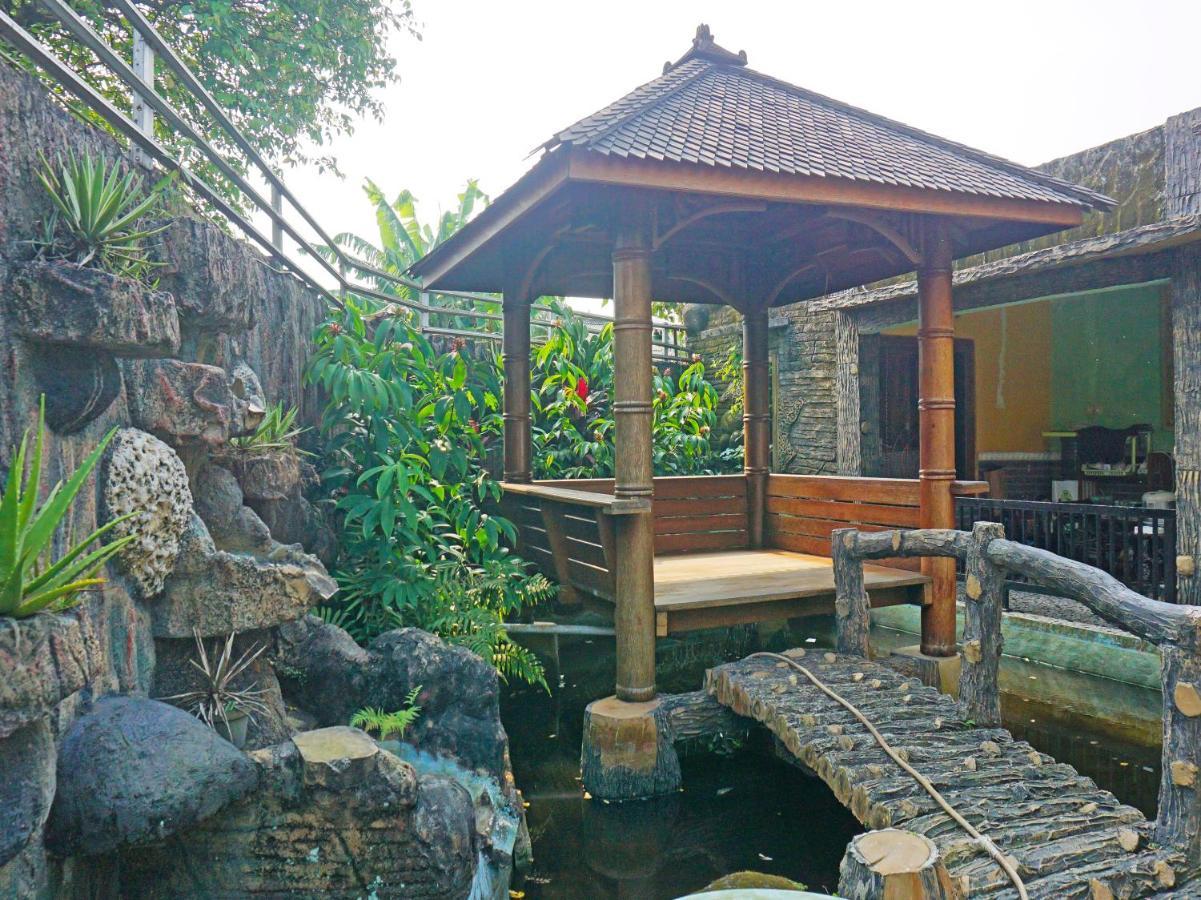 Oyo 90369 An Nur Family Homestay Syariah Cigombong エクステリア 写真